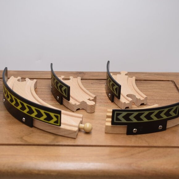 7" and 4" Brio Accessories Curved Fenced Tracks Toys Train Scene Wooden Railway - Picture 4 of 8